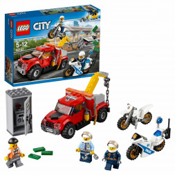 Конструктор LEGO City Police 60137 Побег на буксировщике