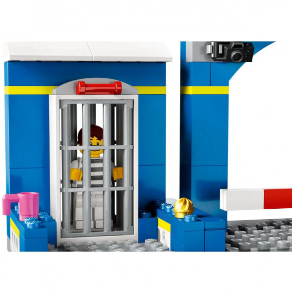 Конструктор LEGO City 60370 Побег из полицейского участка в Белгороде
